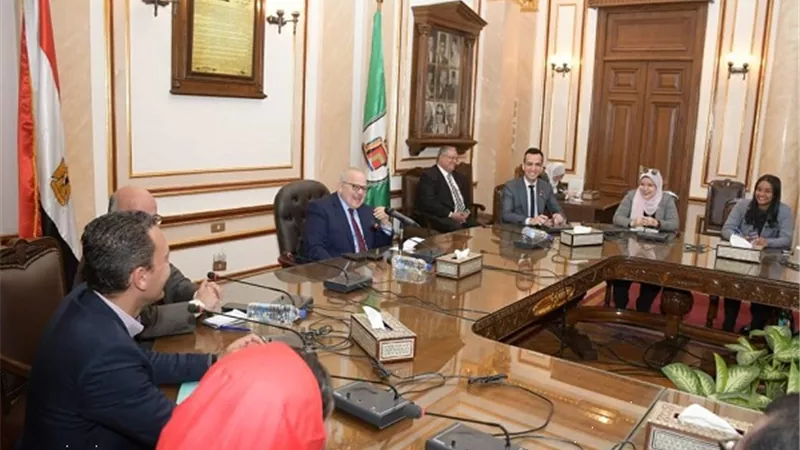 الخشت يوجه بتوسيع قاعدة المشاركة الطلابية فى أنشطة جامعة القاهرة