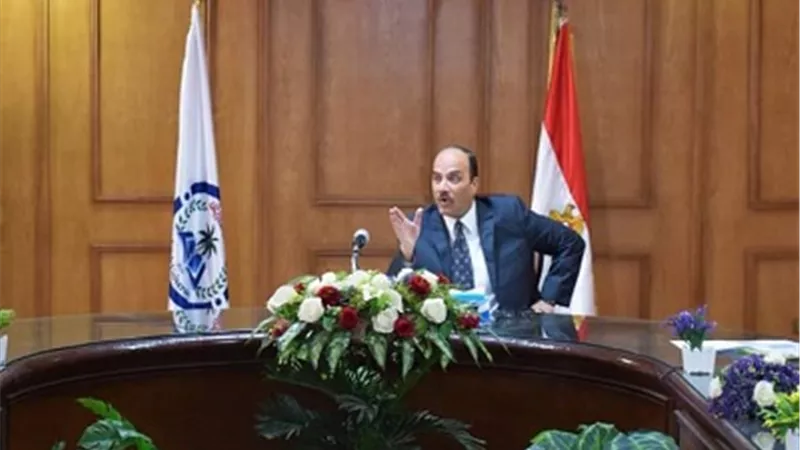 رئيس جامعة العريش يجتمع بوكلاء الكليات لمتابعة انتظام الدراسة