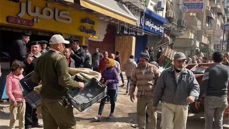 مرافق الدقهلية تشن حملة مكبرة لرفع الاشغالات من شوارع المنصورة