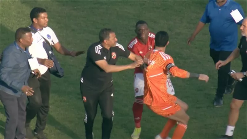 طبيب الهلال السوداني يكشف حقيقة أزمته مع لاعبي الأهلي