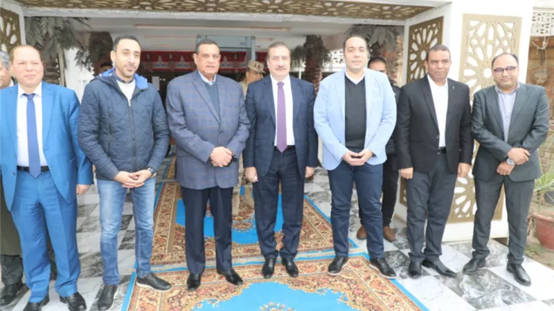 وزير التنمية المحلية ومحافظ المنوفية يتفقدان مصنع تدوير القمامة بقويسنا
