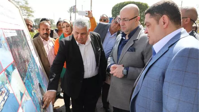 محافظ بني سويف يتابع الموقف المالي و التنفيذي لمشروعات سمسطا