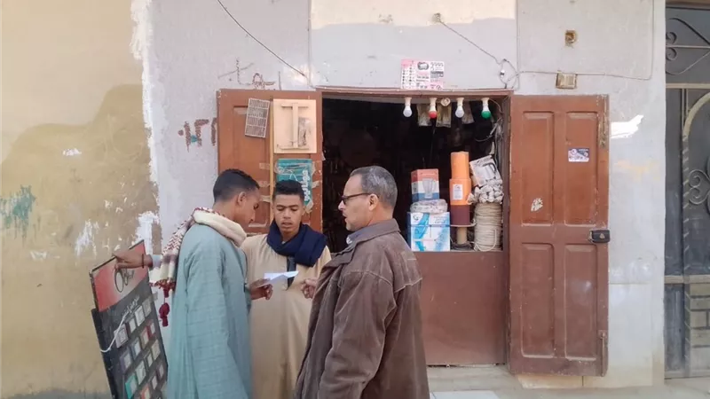 إنذار 33 محل تجاري في أبومناع لتوفيق أوضاعها بدشنا