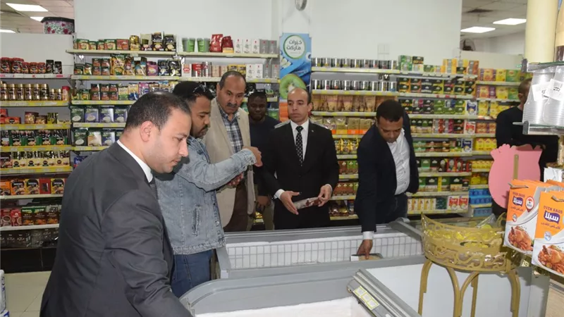 ضبط 8 عيادات بدون ترخيص و4 معامل تحاليل لحيازة مواد منتهية