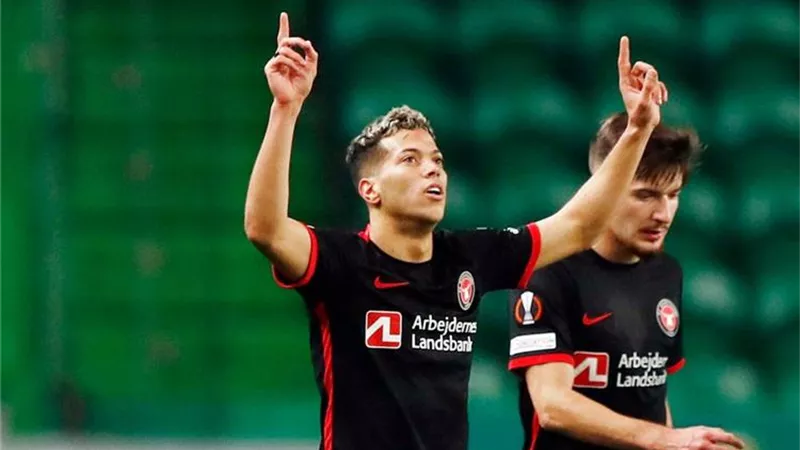 ميتلاند يكتسح فيبورج برباعية فى الدورى الدنماركى