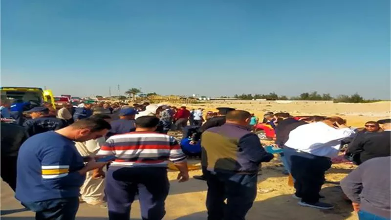 إصابة 12 فى انقلاب سيارة عمالة زراعية على صحراوى البحيرة