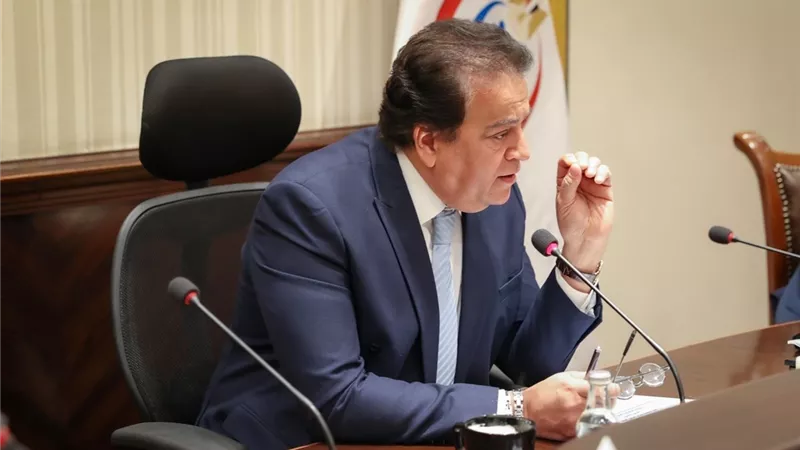 وزير الصحة يوجه بتكثيف المرور الدوري على مراكز وبنوك الدم