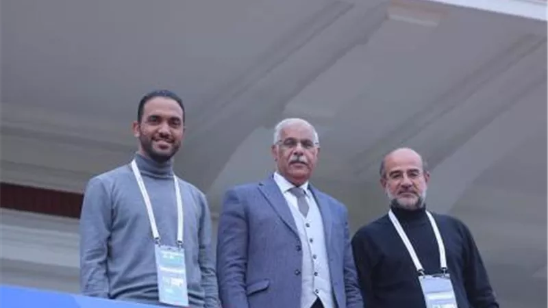جمال علام ونائب رئيس الاتحاد الافريقي يحضران مباراة تونس وجامبيا