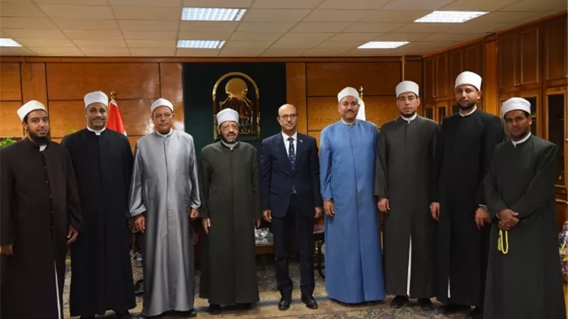 رئيس جامعة أسيوط يُعلن عن إطلاقه مؤتمر 