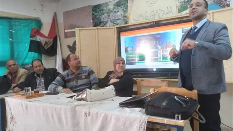 ندوة بنقادة تناقش ربط التعليم بسوق العمل