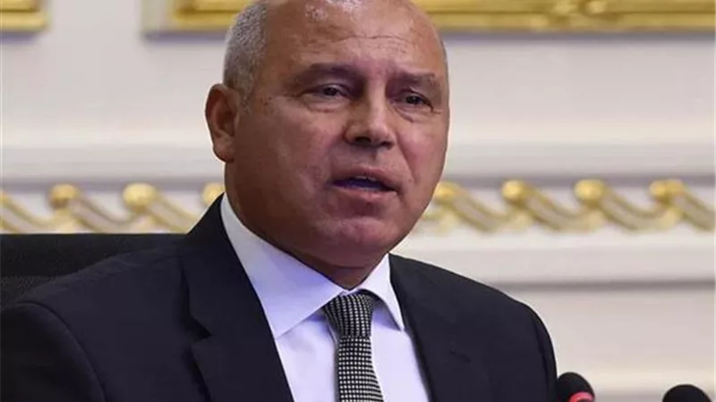 كامل الوزير يكشف موعد تشغيل المونوريل.. فيديو