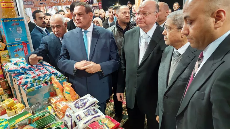 وزير التنمية المحلية ومحافظ القاهرة يفتتحان معرض 