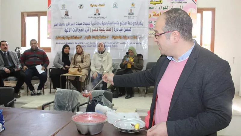 كلية الزراعة تنظم الدوره التدريبية الثانية لمعيلات الاسر بأبيوها