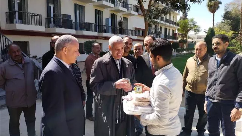 المولي يقوم بجولة تفقدية بقطاع المدن الجامعية طلبة وطالبات