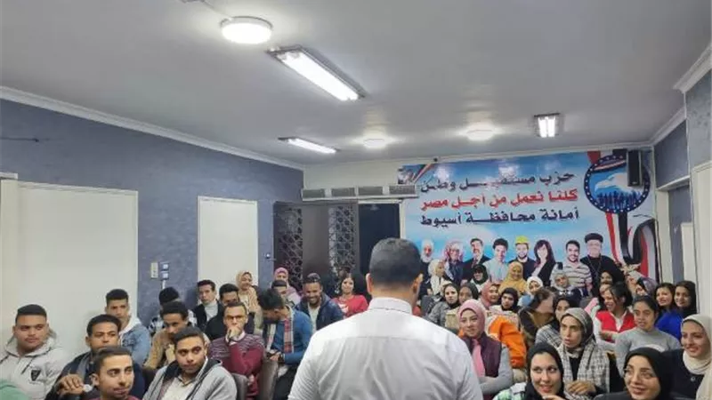 تعليم دمياط يكرم الطلاب أوائل المسابقات الصيفية للكمبيوتر