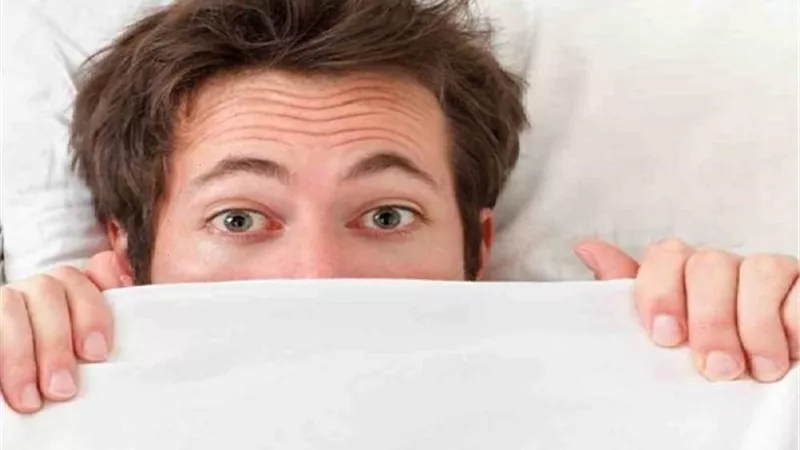 قد يؤدى لاضطرابات عقلية .. طبيب يحذر الرجال من مخاطر الاستمناء