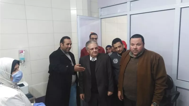 وكيل وزارة الصحة بالدقهلية يتفقد مستشفي ميت غمر