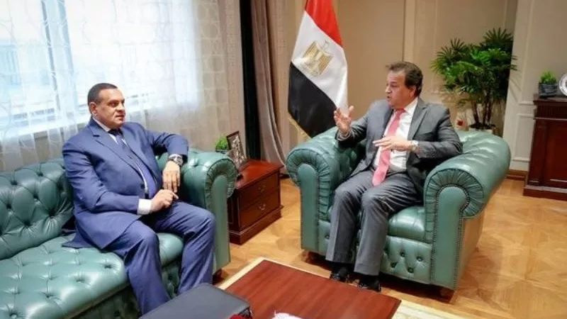 عبدالغفار وامنة يبحثان حلول لخفض الزيادة السكانية غير المنتظمة