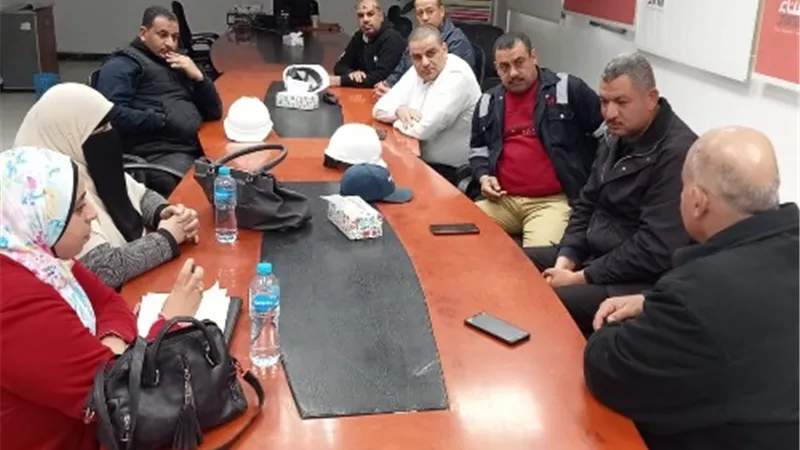 القوى العاملة:مفاوضة جماعية تُحقق مطالب 428 عاملاً بشركة بالسويس