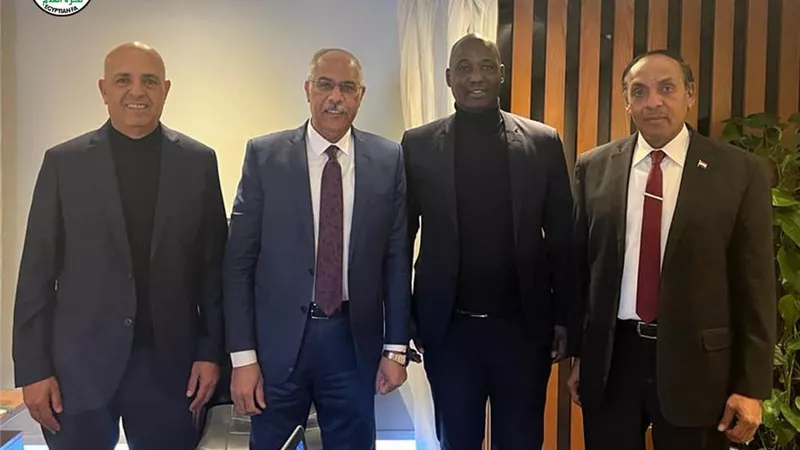 اتحاد الكرة يناقش خطة التطوير مع مندوب الفيفا