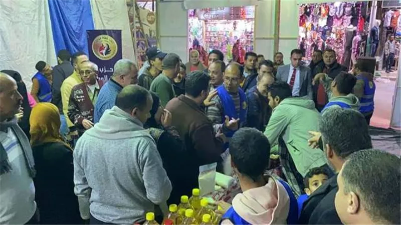 حزب حماة الوطن بالمنيا يفتتح معرض لبيع السلع الغذائية