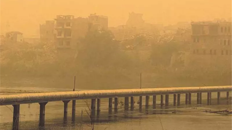 خسائر بالمليارات بسبب العواصف الترابية