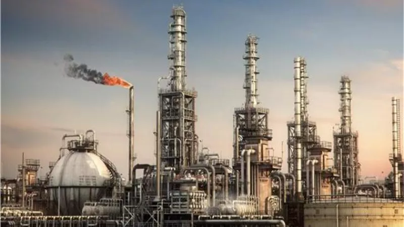 الكويت تعتزم زيادة صادرات المنتجات النفطية من مصفاة الزور الجديدة