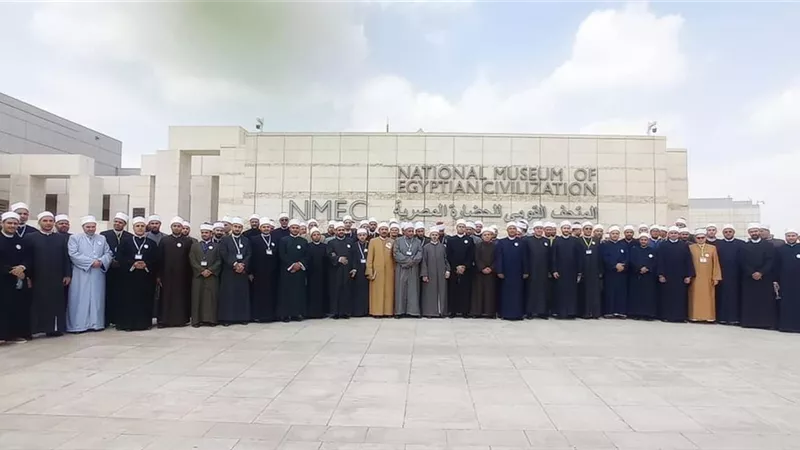 وفد من أئمة وزارة الأوقاف يزور المتحف القومي للحضارة بالفسطاط