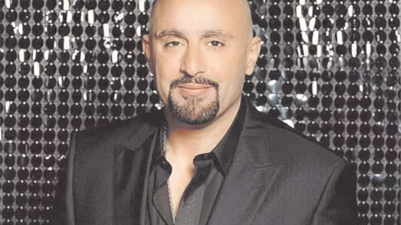 أحمد السقا يستأنف عرض مسرحية 