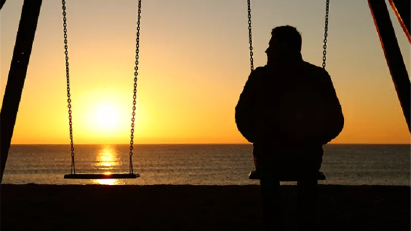 العزاب أكثر عرضة للوفاة بقصور القلب مقارنة بالمتزوجين..دراسة تكشف