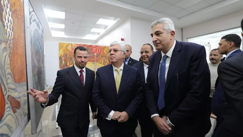 وزير التعليم العالي يفتتح مبنى كلية الطب بجامعة الأقصر