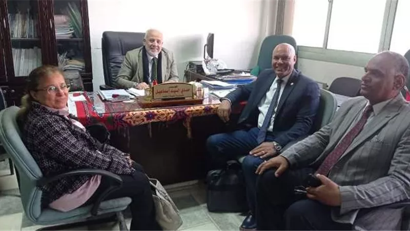 وكيل وزارة التعليم بالمنيا في لقاء مع ممثلي مشروع قوي عاملة مصر