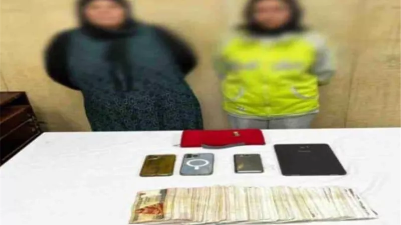 ضبط سيدتين تخصصتا فى سرقة المواطنين بأسلوب النشل بالقاهرة