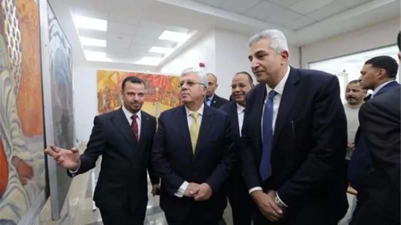 بالصور.. وزير التعليم العالي يفتتح مبنى كلية الطب بجامعة الأقصر