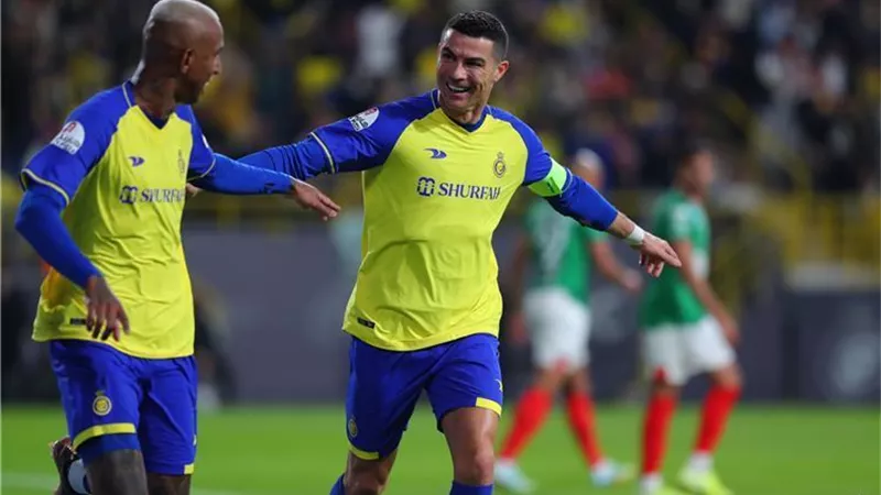 كريستيانو رونالدو يقود تشكيل النصر السعودي ضد ضمك