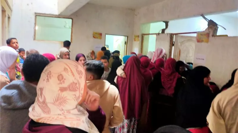 الكشف على 900 مواطن فى قافلة طبية مجانية لـحماة الوطن ببني سويف