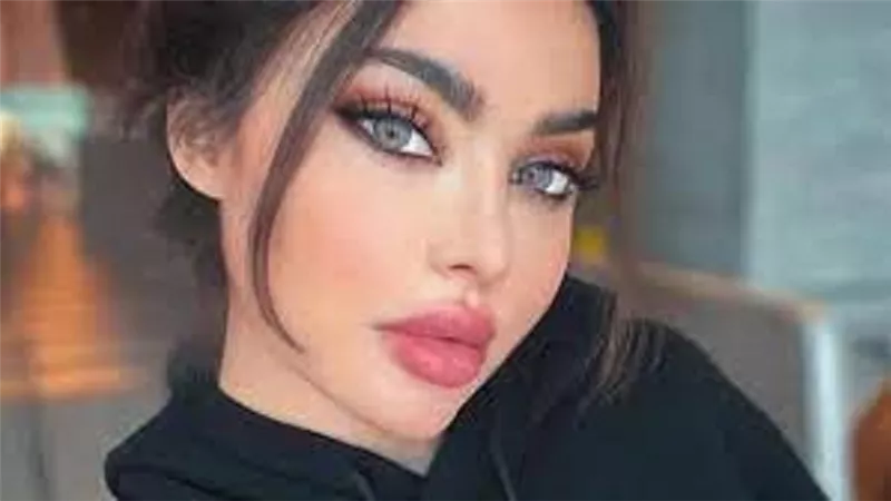 قمر تخطف قلوب محبيها فى احث ظهور..صور