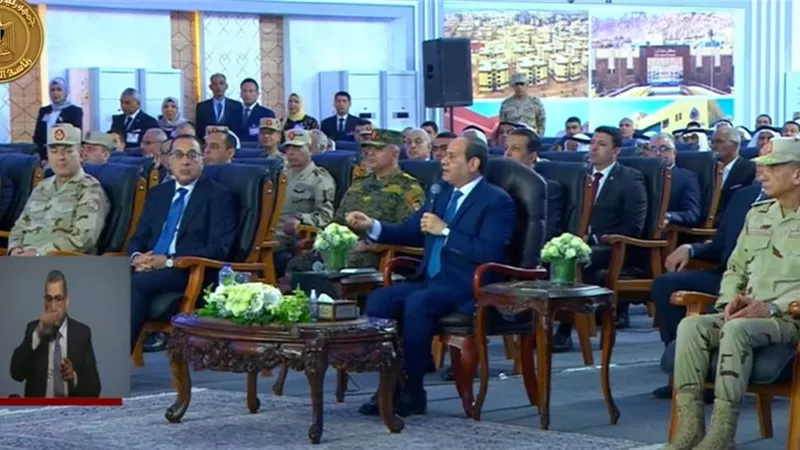السيسي : واجهنا الفترة الماضية كم شائعات واكاذيب غير مسبوق