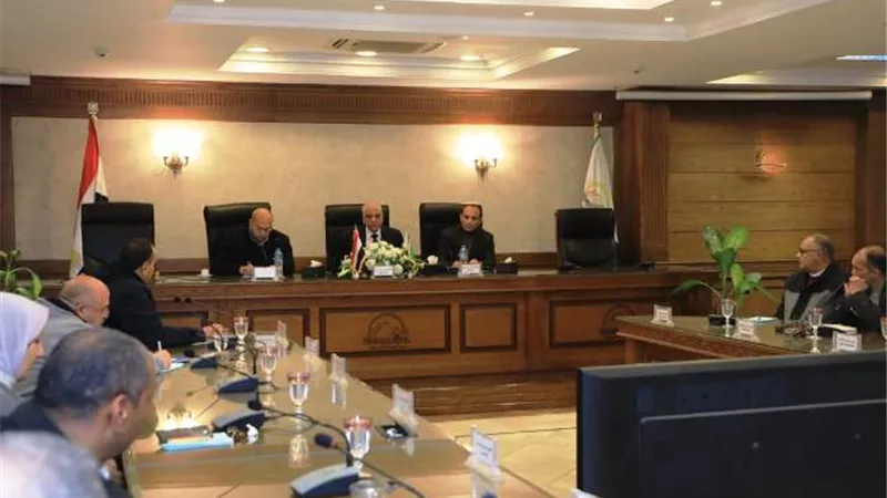 محافظ الجيزة يكلف بتسريع وتيرة الاعمال في مشروعات الرصف والتطوير