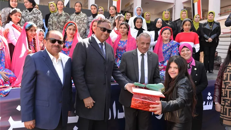 محافظ الدقهلية يشهد احتفالية مدرسة شجرة الدرالإعدادية للبنات
