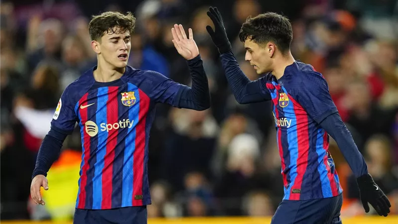 جافي يعود لتشكيل برشلونة في مواجهة ألميريا