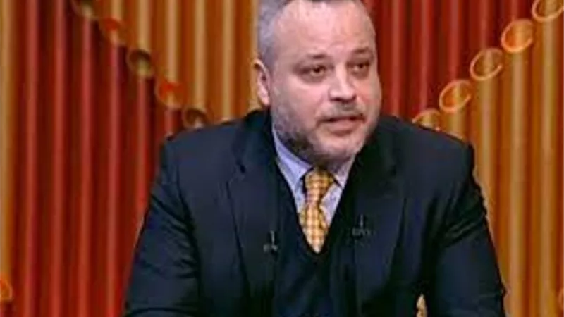 تامر عبد المنعم يطالب بمنع كِبار المطربين من الغناء بالـ 