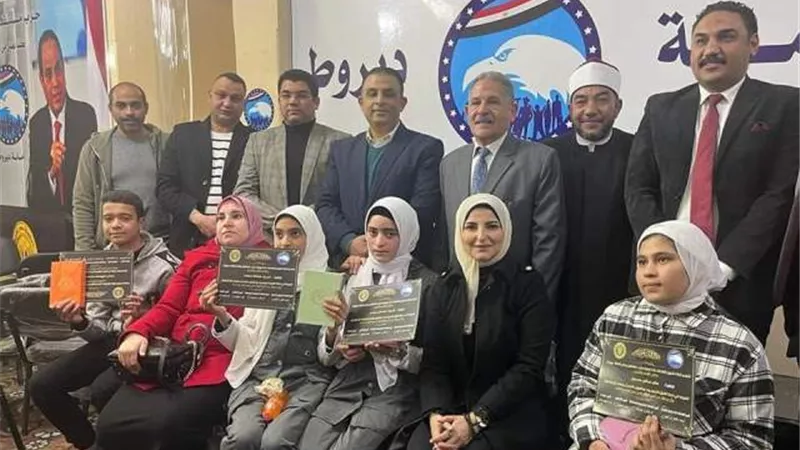 مستقبل وطن أسيوط يكرم الفائزين بمسابقة القرآن الكريم