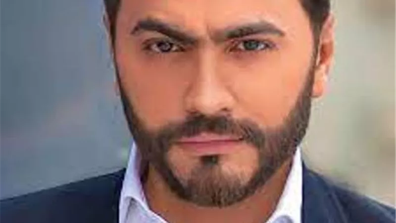 تامر حسنى لـ أحمد آدم: 