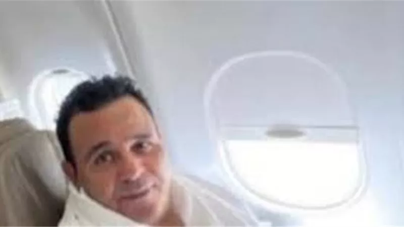 محمد فؤاد يعود من مناسك العمرة لطرح أغانيه الجديدة