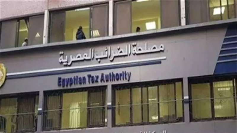 سعر الكشف.. الضرائب تضع اجراءات للأطباء للتعامل بالإيصالات