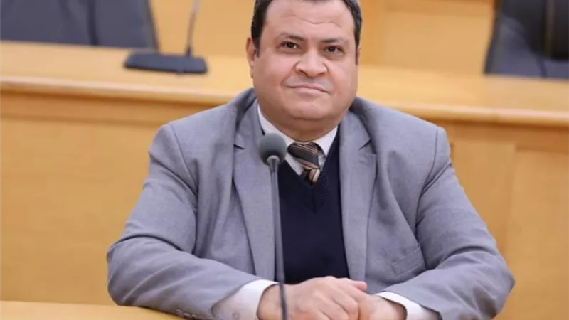 الدكتور محمد إبراهيم حسنين عميدًا لكلية البنات الأزهرية بالفيوم