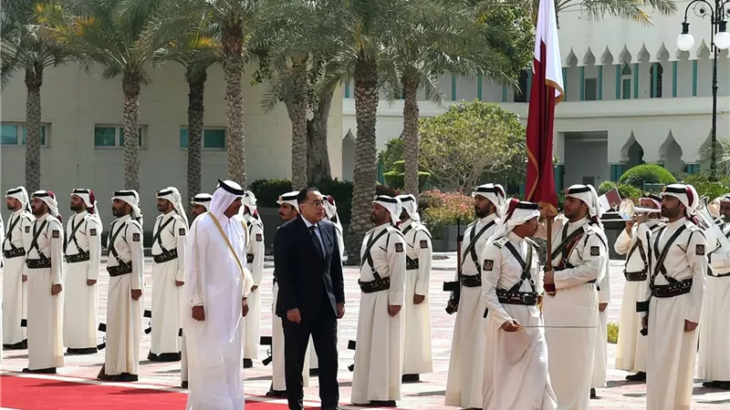 أمير قطر يستقبل رئيس الوزراء والوفد المرافق له