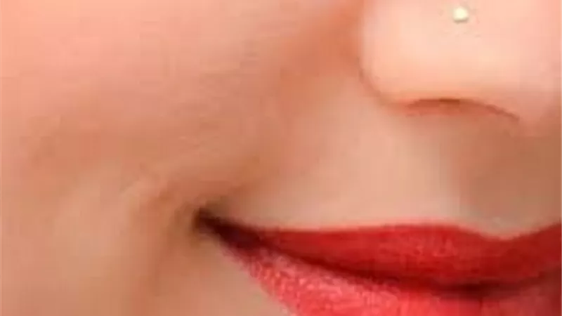 ثقب السرة والشفاةوالانف للزينه يوضح حكمها العلماء