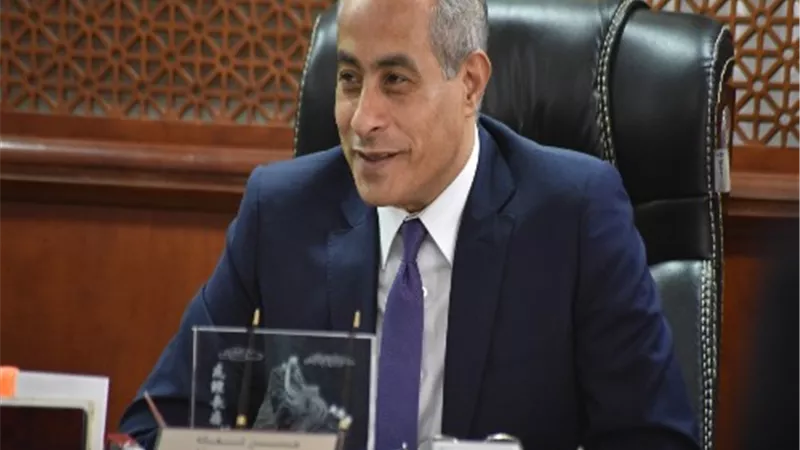 وزير القوى العاملة يَلتقي وفد من جمعية الأقزام.. صور
